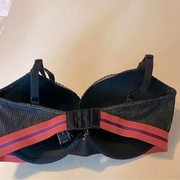 Victoria's Secret Very Sexy push up Crush Black fishnet Lace padded 32DDD - Picture 3 of 7